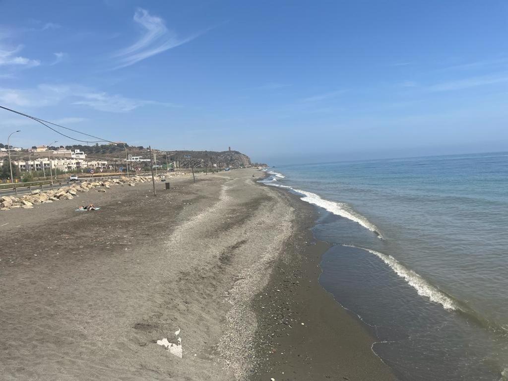 مالقة Bajo Con Jardin En Primera Linea De Playa المظهر الخارجي الصورة